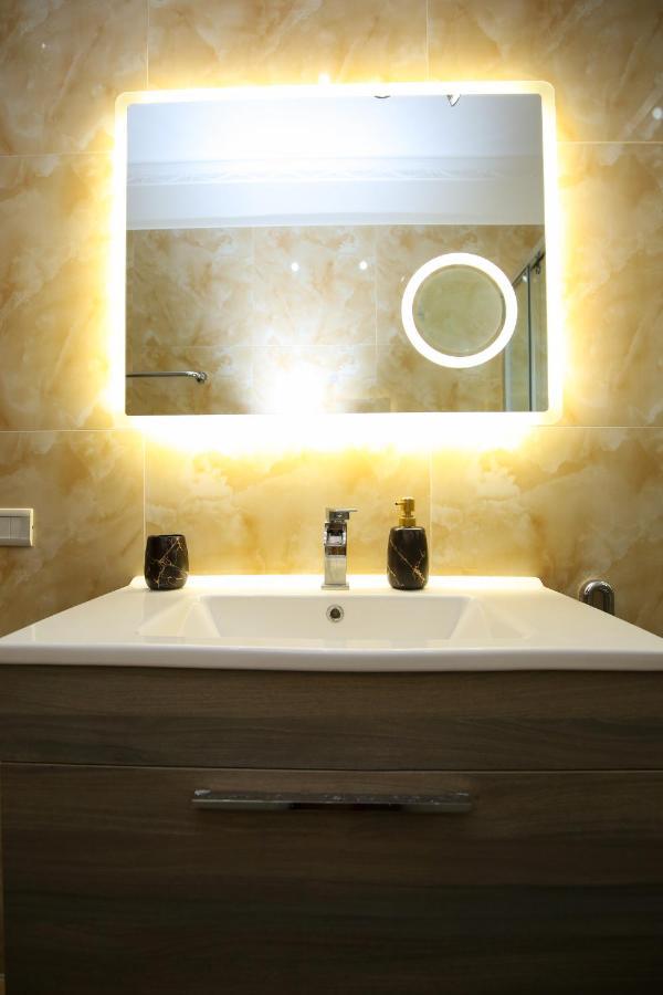 Tafa Deluxe Apartment Vlorë Εξωτερικό φωτογραφία